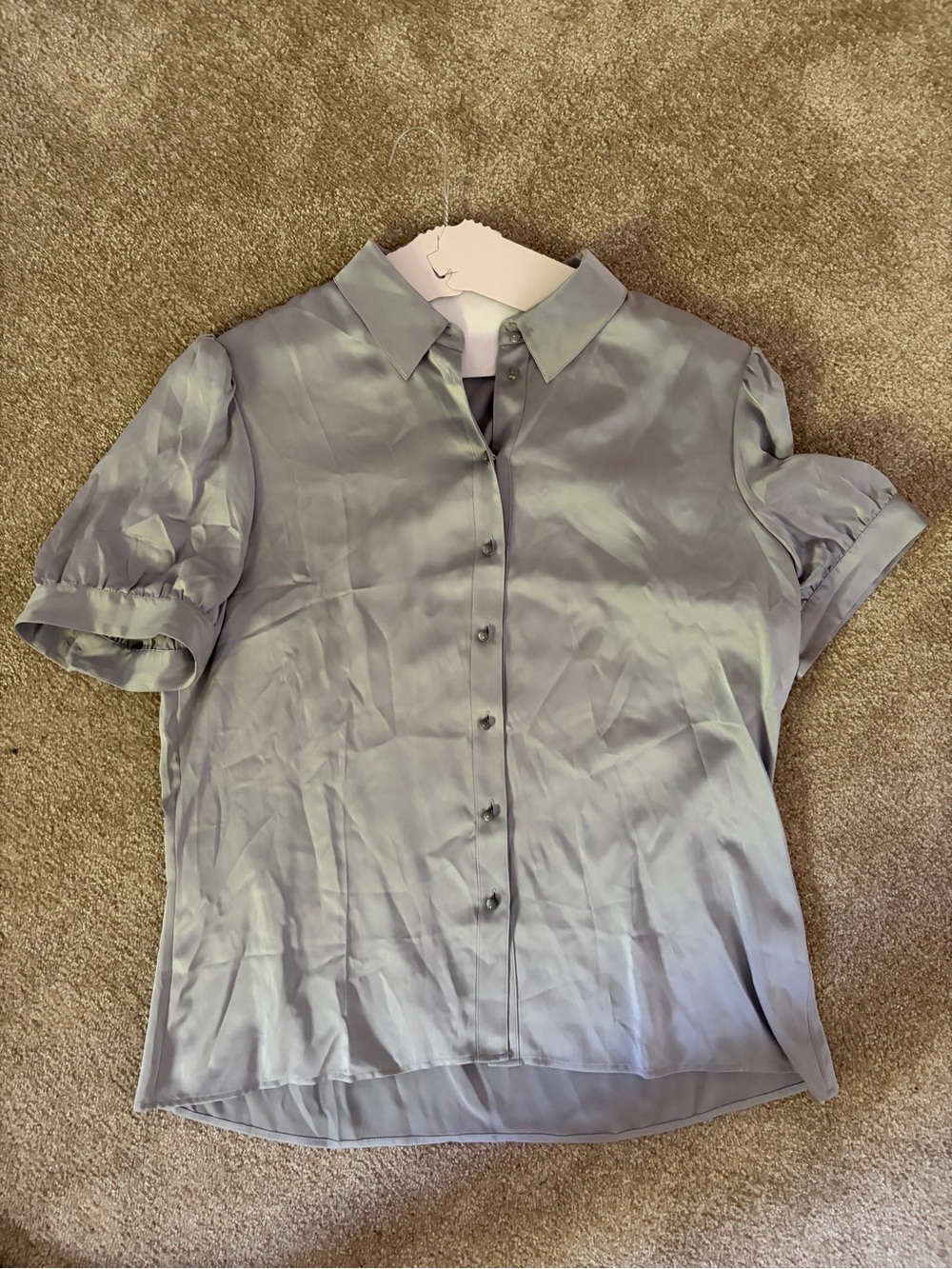 Women's 100% Silk Short-Sleeve Button-Down Shirt in Light Gray